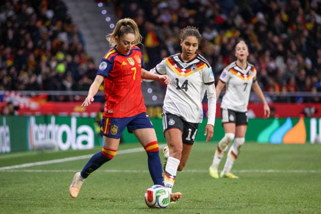 Madrid, Germany 02 December 2025 UEFA Nations League Women Final Second Round 2025 Spain vs Germany Pictured from left in duel Olga Carmona Spain and Cora Zicai Germany Riyadh Air Metropolitano Copyright: xFotostandx xFantinix
