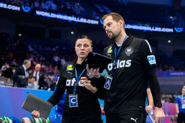Handball, Womens World Championship, Main Round Group 2 Germany Faeroer Islands Goalkeeping Coach Jasmina Rebmann Jankovic Germany , Co Coach Frederick Griesbach Germany Dortmund Westfalenhalle Nordrhein Westfalen Germany