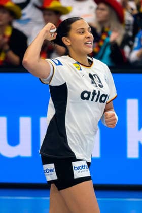 Handball, Womens World Championship, Main Round Group 2 Germany Faeroer Islands Aimee von Pereira Germany Jubel Freude Emotion Dortmund Westfalenhalle Nordrhein Westfalen Germany