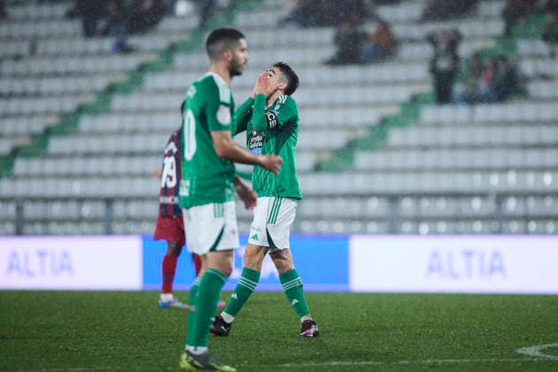 Racing Club Ferrol v SD Huesca - Copa del Rey FERROL, SPAIN - DECEMBER 2: Aitor Gelardo of Racing Club de Ferrol reacts during the Copa del Rey second round match between Racing Club Ferrol and SD Huesca at Campo Municipal A Malata on December 2, 2025 in Ferrol, Spain. (Photo by Diego Simon Photo Players Images Magara Press) Ferrol Estadio Municipal A Malata Spain Copyright: xDiegoxSimonx