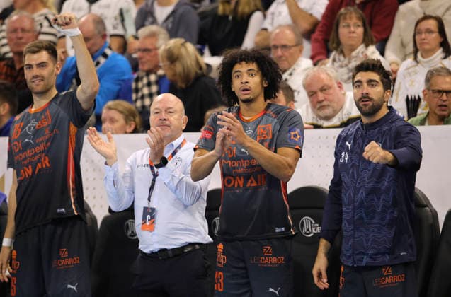 photo Excitement at the bench of Montpellier , Jack THURIN , physiotherapist Alain Carmand , Kylian PRAT and right David BALAGUER Handball Men on Tue 02 12 2025 Euroleague Mens EHF EURO LEAGUE , Tue 02 12 25 THW Kiel Montpellier HB