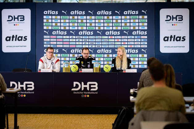 Handball, Womens World Championship, Main Round Group 2 Germany Press conference from left Press spokesman Tobias Krumm, Co-coach Frederick Griesbach Germany , Goalkeeper Katharina Filter Germany Dortmund North Rhine-Westphalia Germany