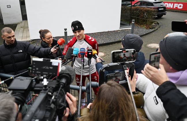 03 12 2025, xophax, Soccer 1 Bundesliga Season 2025 2026 1 FC Köln ,Training Mixzone , Said El Mala , Journalists , Mobile Videos Cologne