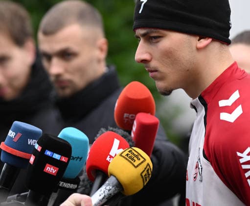 03 12 2025, xophax, Soccer 1 Bundesliga Season 2025 2026 1 FC Köln ,Training Mixzone , Said El Mala , Journalists , Mobile Phone Videos Cameras , Microphones Cologne