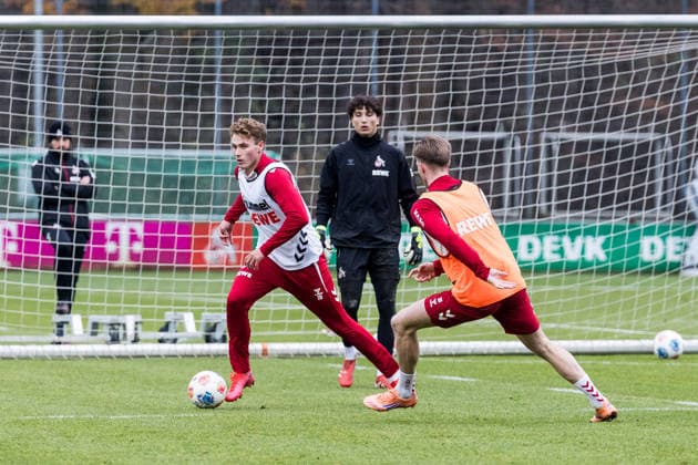 1 Soccer Bundesliga training 1 FC Köln 03 12 2025 duel Sebastian Sebulonsen 1 FC Köln, 28 , Marius Bülter 1 FC Köln, 30 1 Soccer Bundesliga training 1 FC Köln Geissbockheim, 03 12 2025 Copyright: xBEAUTIFULxSPORTS Wunderlx