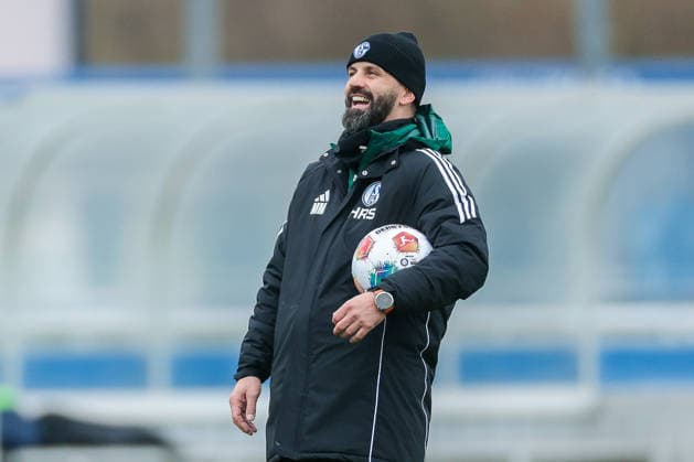 03 12 2025, Football, Season 2025 2026, 2 Bundesliga, Training FC Schalke 04, Head coach Miron Muslic FC Schalke 04 laughs, Gelsenkirchen Training ground FC Schalke 04 NRW Germany xRHR PHOTO DEx Copyright: EWERT RHR-FOTOx RHR-FOTO DE