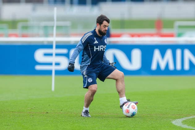 03 12 2025, Football, Season 2025 2026, 2 Bundesliga, Training FC Schalke 04, Amin Younes FC Schalke 04 , Gelsenkirchen Training ground FC Schalke 04 NRW Germany xRHR PHOTO DEx Copyright: EWERT RHR-FOTOx RHR-FOTO DE