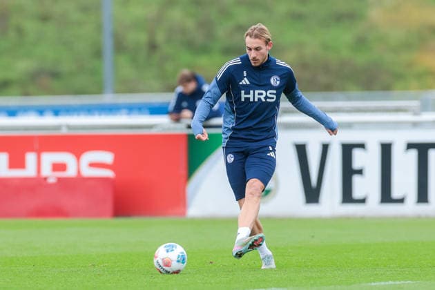03 12 2025, Football, Season 2025 2026, 2 Bundesliga, Training FC Schalke 04, Timo Becker FC Schalke 04 , Gelsenkirchen Training ground FC Schalke 04 NRW Germany xRHR PHOTO DEx Copyright: EWERT RHR-FOTOx RHR-FOTO DE