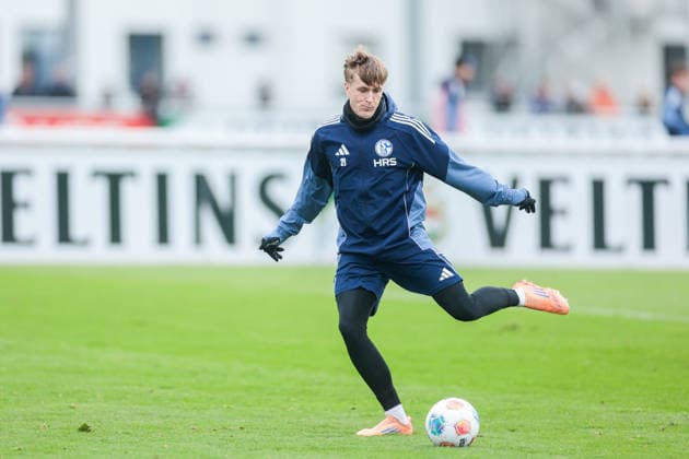 03 12 2025, Football, Season 2025 2026, 2 Bundesliga, Training FC Schalke 04, Paul Pöpperl FC Schalke 04 , Gelsenkirchen Training ground FC Schalke 04 NRW Germany xRHR PHOTO DEx Copyright: EWERT RHR-FOTOx RHR-FOTO DE