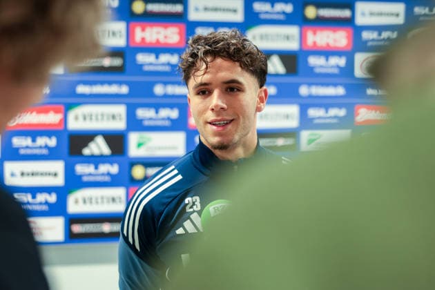 03 12 2025, Football, Season 2025 2026, 2 Bundesliga, Training FC Schalke 04, Soufiane El Faouzi FC Schalke 04 in the mixed zone, Gelsenkirchen Training ground FC Schalke 04 NRW Germany xRHR PHOTO DEx Copyright: EWERT RHR-FOTOx RHR-FOTO DE