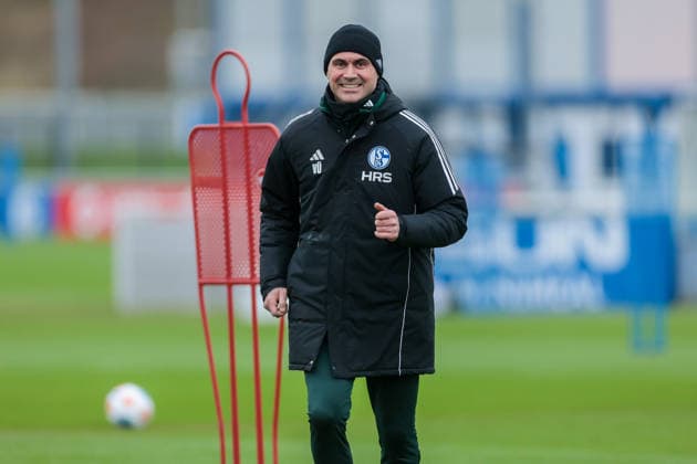 03 12 2025, Football, Season 2025 2026, 2 Bundesliga, Training FC Schalke 04, Goalkeeper coach Volkan Ünlü FC Schalke 04 , Gelsenkirchen Training ground FC Schalke 04 NRW Germany xRHR PHOTO DEx Copyright: EWERT RHR-FOTOx RHR-FOTO DE