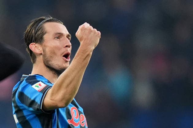 Atalanta™s Marten de Roon celebrates after scoring 2-0 during the Frecciarossa Italian Cup 2025 2026 soccer match between Atalanta and Genoa at New Balance Arena in Bergamo , North Italy , Wednesday , December 03 , 2025. - Soccer  Copyright: xSpada LaPressex