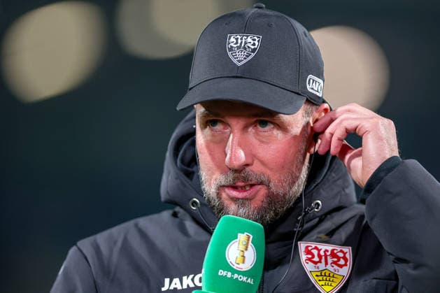 03 12 2025, Football, DFB Cup, VfL Bochum VfB Stuttgart, Round of 16, Vonovia Ruhrstadion, Season 2025 2026 Head coach Sebastian Hoeneß VfB Stuttgart hc before the match DFB regulations prohibit any use of photographs as image sequences and or quasi video North Rhine-Westphalia Germany