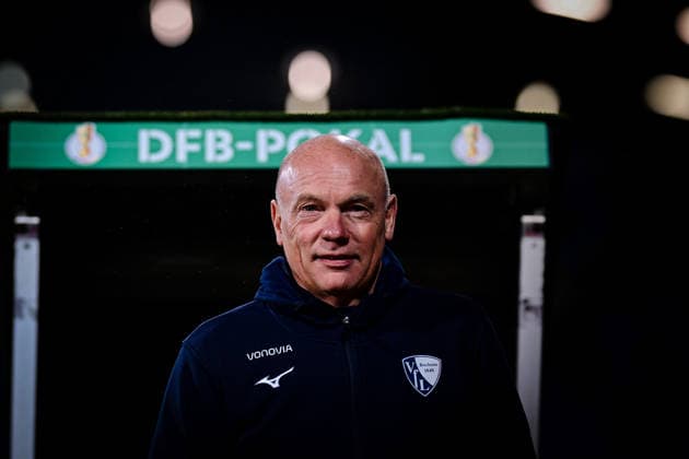 Uwe Roesler Head Coach VfL Bochum , VfL Bochum vs VfB Stuttgart, DFB Pokal, Achtelfinale, 03 12 2025 DFB regulations prohibit any use of photographs as image sequences and or quasi video Bochum Nordrhein Westfalen Germany Copyright: xkolbert-press MarcxNiemeyerx