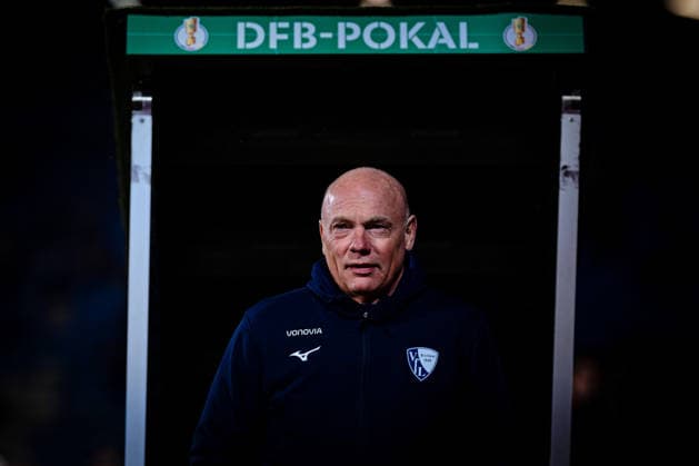 Uwe Roesler Head Coach VfL Bochum , VfL Bochum vs VfB Stuttgart, DFB Pokal, Achtelfinale, 03 12 2025 DFB regulations prohibit any use of photographs as image sequences and or quasi video Bochum Nordrhein Westfalen Germany Copyright: xkolbert-press MarcxNiemeyerx