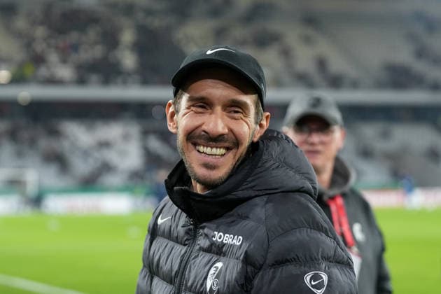 Julian Schuster SC Freiburg, Coach , Soccer, Round of 16, DFB Pokal, 2025 26, SC Freiburg vs SV Darmstadt 98, 03 12 2025, Europa Park Stadion, Freiburg, Germany DFB REGULATIONS PROHIBIT ANY USE OF PHOTOGRAPHS AS IMAGE SEQUENCES AND OR QUASI VIDEO Freiburg Europa Park Stadion Baden Württemberg Germany Copyright: xArnexAmbergx
