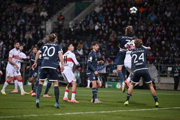 Own goal by Philipp Strompf VfL Bochum , 3 v li , zum 0 1 03 12 2025, Fußball DFB Pokal, Saison 2025 2026, Achtelfinale, VfL Bochum VfB Stuttgart DFB regulations prohibit any use of photographs as image sequences and or quasi video Bochum Vonovia Ruhrstadion Nordrhein Westfalen Germany Team2