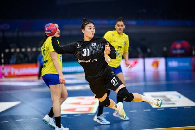 DORTMUND, GERMANY - 3 DECEMBER, 2025: Gim Boeun - Women s Handball World Championship, WM, Weltmeisterschaft 2025 Brazil vs South Korea at Westfallenhalle.  Copyright: xVitaliixKliuievx