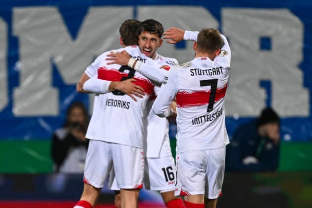 The players of Stuttgart jubilation joy emotion goal celebration own goal of Bochum to 0 1 03 12 2025 Soccer VfL Bochum vs VfB Stuttgart, Vonovia Ruhrstadion, Bochum, DFB DFL REGULATIONS PROHIBIT ANY USE OF PHOTOGRAPHS AS IMAGE SEQUENCES AND OR QUASI VIDEO Copyright: xpepphotox xHorstxMauelshagenx pep00321, pep_20251203_hm_224047