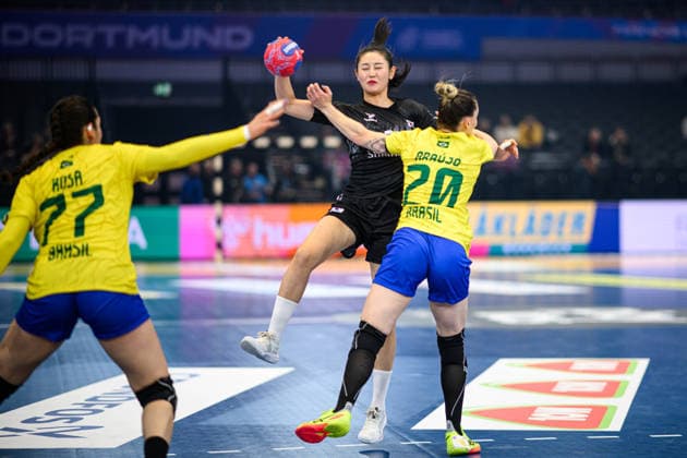 DORTMUND, GERMANY - 3 DECEMBER, 2025: - Women s Handball World Championship, WM, Weltmeisterschaft 2025 Brazil vs South Korea at Westfallenhalle.  Copyright: xVitaliixKliuievx