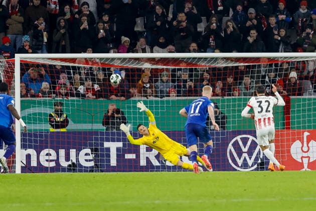 1 0 Penalty goal for SC Freiburg by Vincenzo Grifo SC Freiburg, 32 , Germany, Soccer, DFB Pokal, Round of 16, 2025 2026, SC Freiburg vs SV Darmstadt 98, 03 12 2025, Europa Park Stadion , Freiburg im Breisgau, Germany Freiburg im Breisgau Europa Park Stadion Baden Wuerttemberg Germany Copyright: xGrantxHubbsx