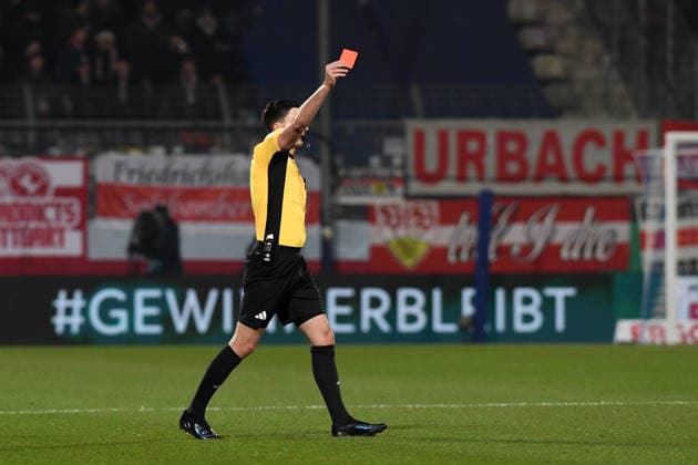 Referee Florian Badstübner shows the red card during the DFB Pokal match between VfL Bochum v VfB Stuttgart, Vovovia Ruhrstadion on December 03, 2025 in Bochum, Germany Photo by Ralf Treese DeFodi Images Referee Florian Badstübner shows the red card during the DFB Pokal match between VfL Bochum v VfB Stuttgart at Vonovia Ruhrstadion on December 3, 2025 in Bochum, Germany Photo by Ralf Treese DeFodi Images Photo by Ralf Treese DeFodi Images