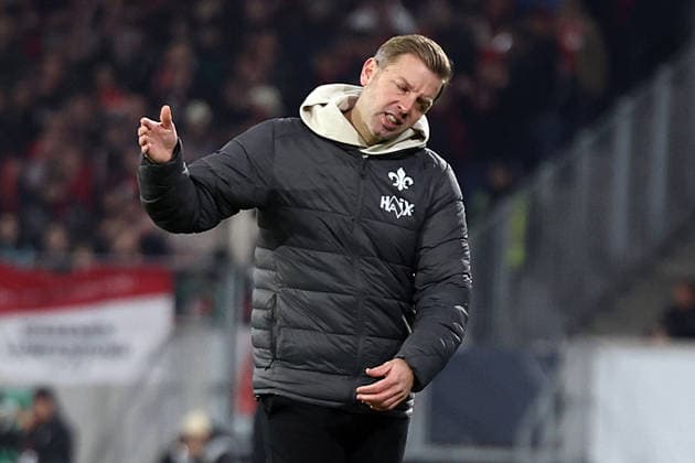 03 12 2025, xrekx, Football DFB Cup 1 8 Final, SC Freiburg SV Darmstadt 98 v l Florian Kohfeldt Trainer SV Darmstadt 98 disappointed, disappointed, looks disappointed, sad, frustrated, dejected, disappointed, sad, frustrated because of the penalty DFL DFB REGULATIONS PROHIBIT ANY USE OF PHOTOGRAPHS as IMAGE SEQUENCES and or QUASI VIDEO Freiburg