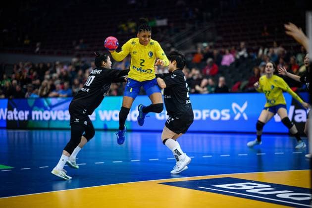 DORTMUND, GERMANY - 3 DECEMBER, 2025: De Paula Bruna - Women s Handball World Championship, WM, Weltmeisterschaft 2025 Brazil vs South Korea at Westfallenhalle.  Copyright: xVitaliixKliuievx