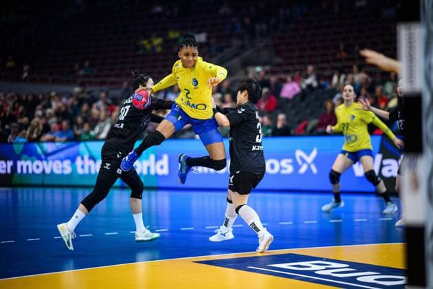 DORTMUND, GERMANY - 3 DECEMBER, 2025: De Paula Bruna - Women s Handball World Championship, WM, Weltmeisterschaft 2025 Brazil vs South Korea at Westfallenhalle.  Copyright: xVitaliixKliuievx