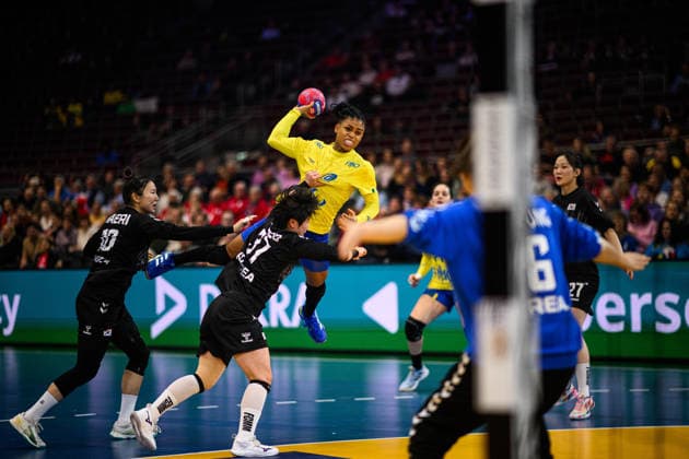 DORTMUND, GERMANY - 3 DECEMBER, 2025: De Paula Bruna - Women s Handball World Championship, WM, Weltmeisterschaft 2025 Brazil vs South Korea at Westfallenhalle.  Copyright: xVitaliixKliuievx