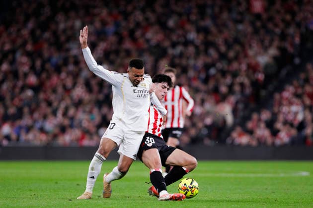 LA LIGA EA Sports -Athletic Club vs Real Madrid BILBAO, SPAIN - December 3:Kylian Mbappe of Real Madrid and Alejandro Rego of Athletic Club fight for the ball during the La Liga 2025 26 match between Athletic Club and Real Madrid at San Mames Stadium. (Photo by Guille Martinez f22photo) Bilbao San Mames Stadium Spain Copyright: xGuillermoxMartinezx