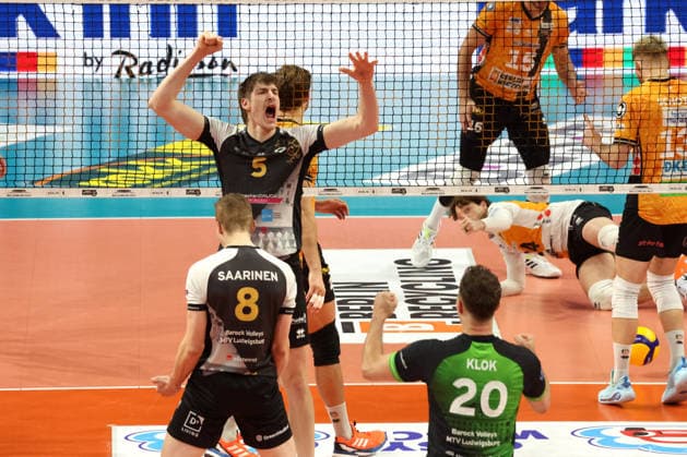 DEU, DVV, 1 VBL, BR Volleys vs Ludwigsburg, 03 12 2025, Max Schmeling Halle, Berlin, DEU, DVV, 1 VBL, BR Volleys vs Ludwigsburg, in the picture Ludwigsburg players circle, Huber, Jan Ludwigsburg 5 nordphotoxGmbHx xEngler nph00076