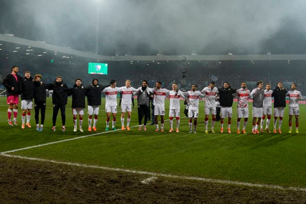 Final cheer Final cheer Emotion Joy of the team of Stuttgart 03 12 2025 Soccer VfL Bochum vs VfB Stuttgart, Vonovia Ruhrstadion, Bochum, DFB DFL REGULATIONS PROHIBIT ANY USE OF PHOTOGRAPHS AS IMAGE SEQUENCES AND OR QUASI VIDEO Copyright: xpepphotox xHorstxMauelshagenx pep00321, pep_20251203_hm_224751