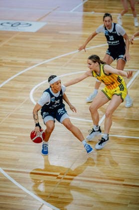 BB 1BL Women Syntainics MBC Lions Alba Berlin Liz Smith GISA Lions MBC , Jo Raflo Alba Berlin during the 2025 2026 season in the DBBL Toyota Bundesliga Syntainics MBC Lions and Alba Berlin at the SWH Arena on December 3, 2025 in Halle Saale, Sachsen Anhalt, Germany