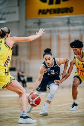 BB 1BL Women Syntainics MBC Lions Alba Berlin Rachel Mamie Arthur GISA Lions MBC during the 2025 2026 season in the DBBL Toyota Bundesliga Syntainics MBC Lions and Alba Berlin at the SWH Arena on December 3, 2025 in Halle Saale, Sachsen Anhalt, Germany