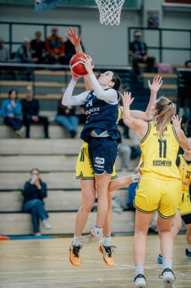 BB 1BL Women Syntainics MBC Lions Alba Berlin Katelyn Shumate GISA Lions MBC during the 2025 2026 season in the DBBL Toyota Bundesliga Syntainics MBC Lions and Alba Berlin at the SWH Arena on December 3, 2025 in Halle Saale, Sachsen Anhalt, Germany