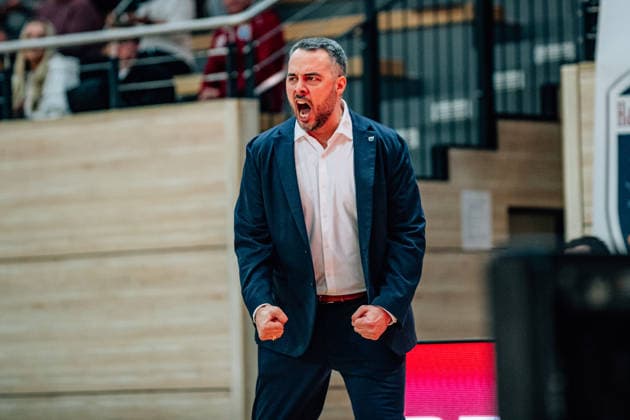 BB 1BL Women Syntainics MBC Lions Alba Berlin Timur Topal GISA Lions MBC during the 2025 2026 season in the DBBL Toyota Bundesliga Syntainics MBC Lions and Alba Berlin at the SWH Arena on December 3, 2025 in Halle Saale, Sachsen Anhalt, Germany