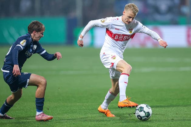 03 12 2025, Football, DFB Cup, VfL Bochum VfB Stuttgart, Round of 16, Vonovia Ruhrstadion, Season 2025 2026 Chris Führich VfB Stuttgart 10 claims the ball DFB regulations prohibit any use of photographs as image sequences and or quasi video North Rhine-Westphalia Germany