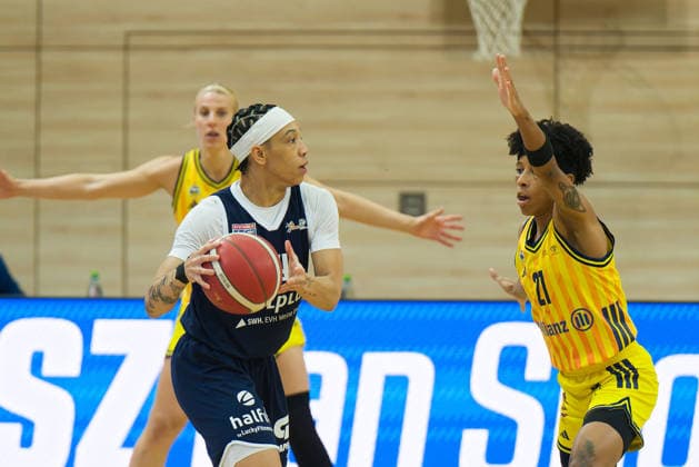 Rachel Arthur Lions, 21 , Deeshyra Thomas Berlin, 21 , Syntainics MBC vs Alba Berlin, Basketball, Women, DBBL Pokal Round of 16, Season 2025 26, 8 Matchday, 03 12 2025 Halle SWH Arena Sachsen Anhalt Germany