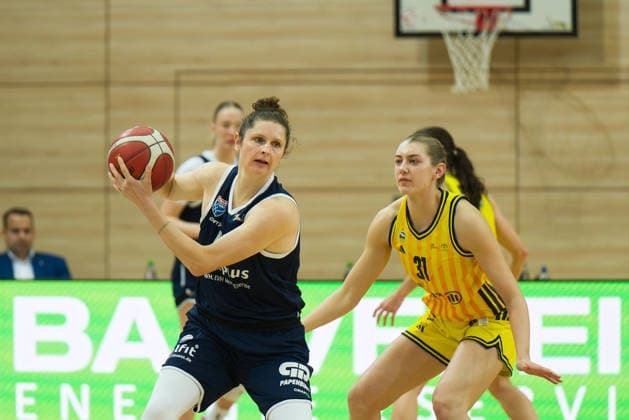 Romy Bär Lions, 46 , Abby Muse Berlin, 31 , Syntainics MBC vs Alba Berlin, Basketball, Women, DBBL Pokal Round of 16, Season 2025 26, 8 Matchday, 03 12 2025 Halle SWH Arena Sachsen Anhalt Germany