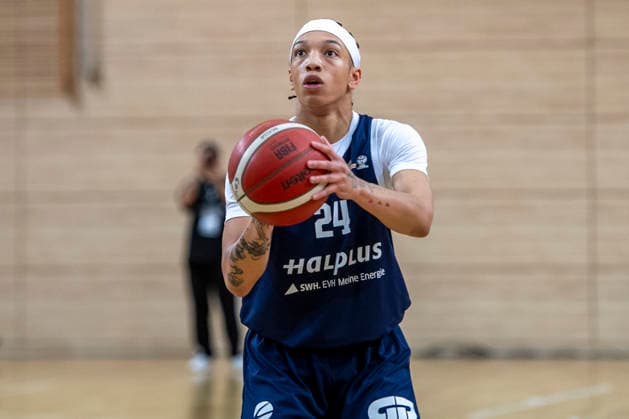 Toyota DBBL Cup Round of 16 2025 2026 Syntainics MBC vs Alba Berlin Halle Saale, Germany 03 December 2025 In the picture Liz Smith Halle Halle Saale swh Arena Sachsen Anhalt Germany