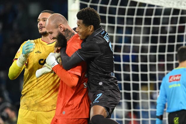 David Neres of SSC Napoli celebrates with his teammate Vanja Milinkovic Savic of SSC Napoli during the Coppa Italia Freccia Rossa match between SSC Napoli- Cagliari Calcio  Copyright: xDaniloxGemito IPAxSportx xipa-agency.netx xx IPA_68698619 IPA_Agency_IPA68698619