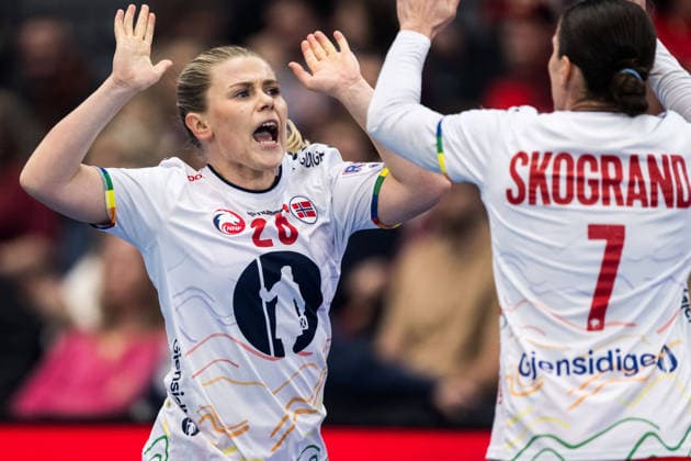 251203 Maren Aardahl of Norway celebrating during the 2025 IHF Women™s World Championship handball match between Norway and Sweden on December 3, 2025 in Dortmund Photo Emma Wallskog BILDBYRAN COP 320 EW0601 handball handball handball handball bbeng vm handball vm handbolls vm ihf handball world championship world handball championship 2025 world championship 2025 norway norway sverige sweden dam bbeng bbauto jubel norge norway sverige sweden  Copyright: EMMAxWALLSKOG BB251203EW028