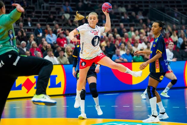 Women s Handball World Championship 2025 Norway Sweden Dortmund, Germany 20251203 Norway s Emilie Margrethe Hovden during the intermediate round of the Women s Handball World Championship between Norway and Sweden in Westfalenhalle Photo Beate Oma Dahle NTB Dortmund Germany EDITORIAL USE ONLY RESTRICTED USE FOR BETTING COMPANIES  Copyright: xBeatexOmaxDahlex xNTBx