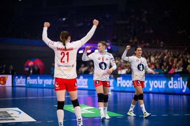 DORTMUND, GERMANY - 3 DECEMBER, 2025: Bakkerud Ingvild Kristiansen, Aardahl Maren Nyland, Skogrand Stine Ruscetta - Women s Handball World Championship, WM, Weltmeisterschaft 2025 Norway vs Sweden at Westfallenhalle.  Copyright: xVitaliixKliuievx