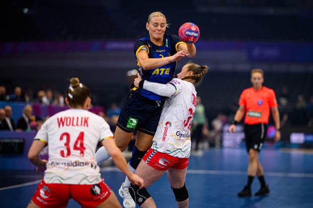 DORTMUND, GERMANY - 3 DECEMBER, 2025: Koppang Nina, Deila Thale Rushfeldt - Women s Handball World Championship, WM, Weltmeisterschaft 2025 Norway vs Sweden at Westfallenhalle.  Copyright: xVitaliixKliuievx
