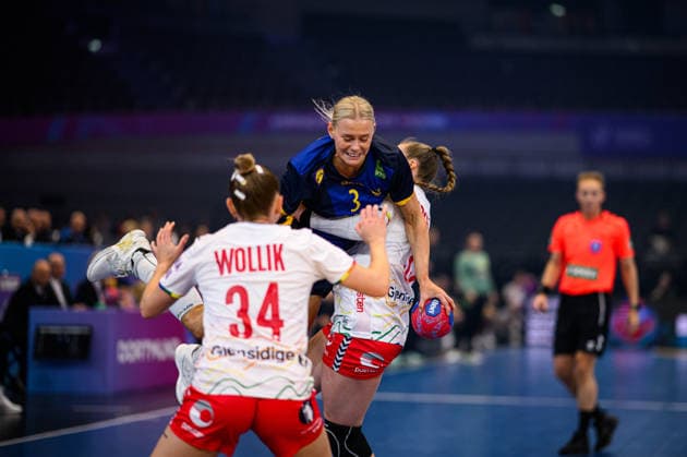 DORTMUND, GERMANY - 3 DECEMBER, 2025: Koppang Nina, Deila Thale Rushfeldt - Women s Handball World Championship, WM, Weltmeisterschaft 2025 Norway vs Sweden at Westfallenhalle.  Copyright: xVitaliixKliuievx