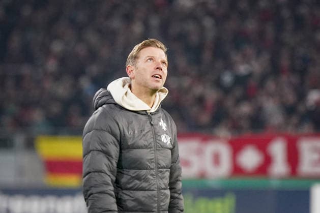 Germany Soccer DFB Pokal 2025 26, Round of 16 SC Freiburg vs SV Darmstadt 98 Europa Park Stadion Freiburg Florian Kohfeldt Coach, SV Darmstadt 98 Freiburg im Breisgau Baden Württemberg Germany Copyright: xJOERANxSTEINSIEKx