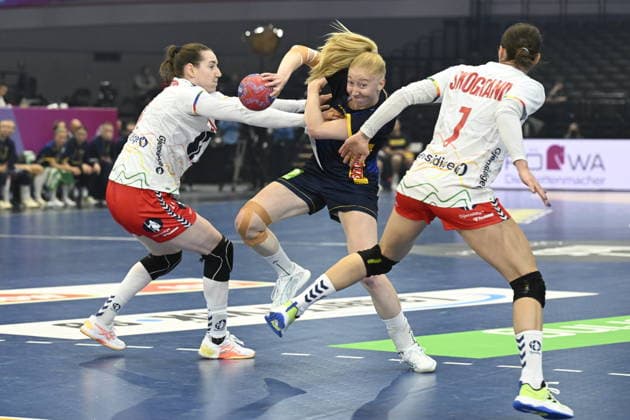The image is included in the SPORTS PACKAGE. For others PAYABLE IMAGE