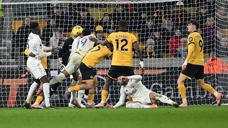 Igor Jesus of Nottingham Forest scores but the goal is ruled out for offside Wolverhampton Wanderers v Nottingham Forest, Premier League, Football, Molineux, Wolverhampton, UK - 03 Dec 2025Wolverhampton Molineux United Kingdom EDITORIAL USE ONLY No use with unauthorised audio, video, data, fixture lists, club league logos or live services. Online in-match use limited to 120 images, no video emulation. No use in betting, games or single club league player publications. Copyright: xAnnaxGowthorpe Shutterstockx 16006096v
